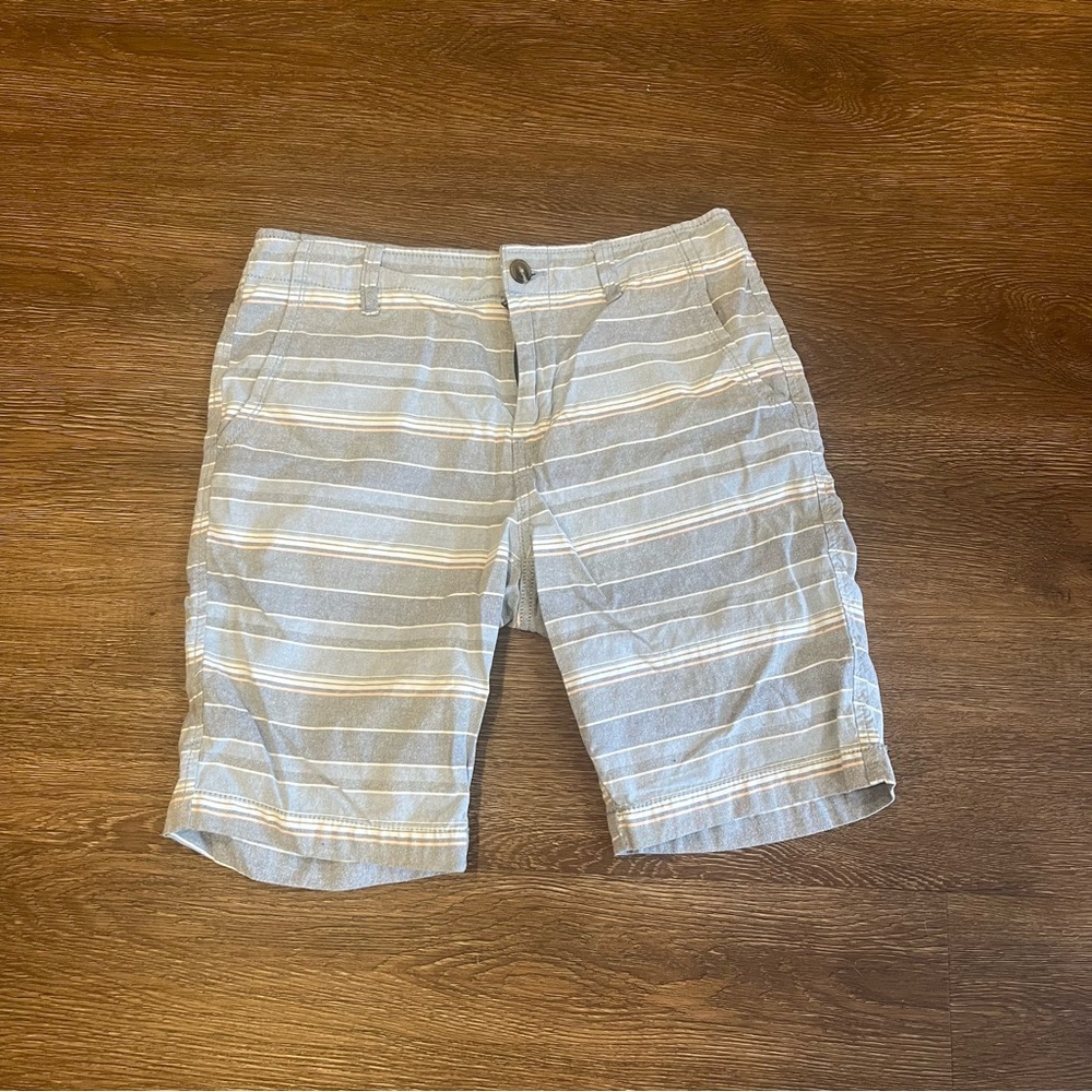 striped shorts
brand aero
size 29
good condition